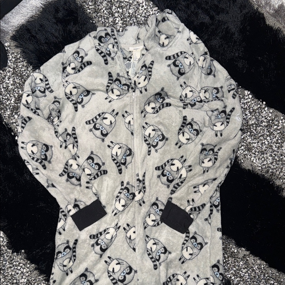 Forever 21 Gray Animal Print Onesie